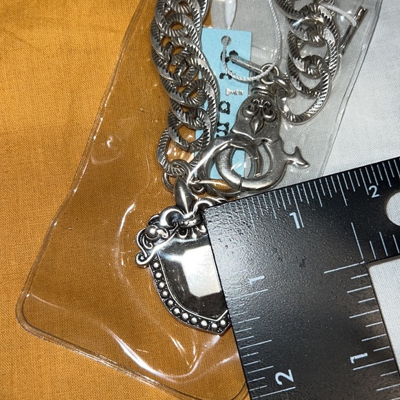 New Men’s Stigma Silver Tone Shield Toggle Bracelet Oxidized Effect 9 Inches - Picture 4 of 9